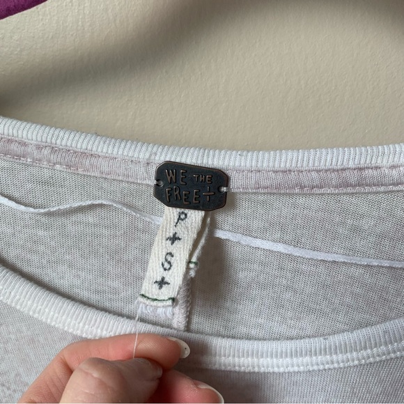 Free People we the free cream/pink reptile print high low oversized tee - Picture 5 of 7